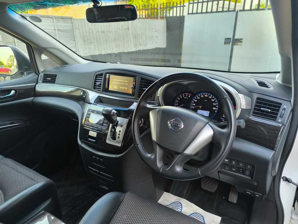 Nissan Elgrand Mpv Purple #9