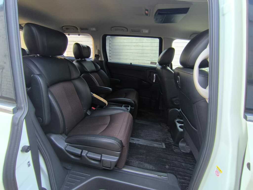 Nissan Elgrand Mpv Purple #10