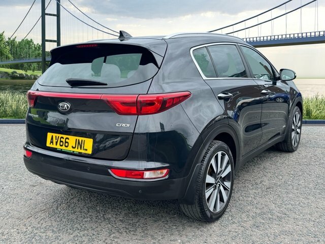 Kia Sportage 2.0 Crdi Kx-3 Suv Awd Euro 6 13 AV66JNL Black #3