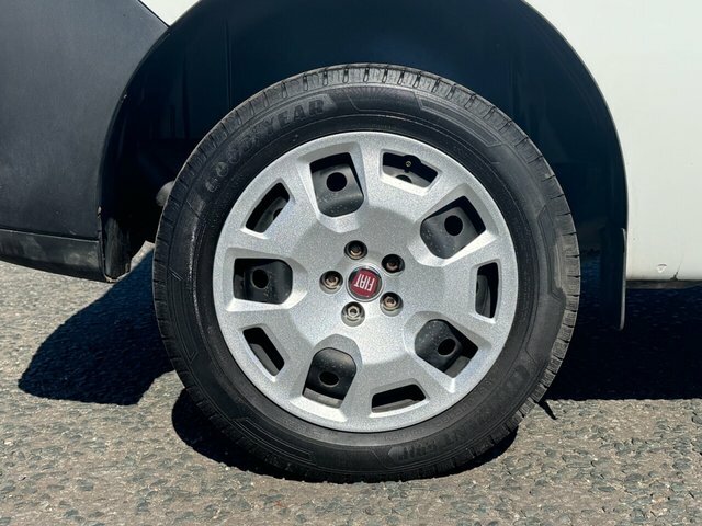 Fiat Doblo 1.6 Multijet 16V 105 Tecnico Van Start Stop White #24