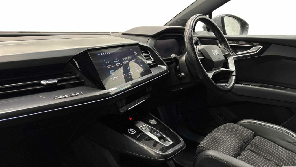 Audi Q4 E Tron 40 S Line Suv 82Kwh 204 Ps MA71VBX Grey #2