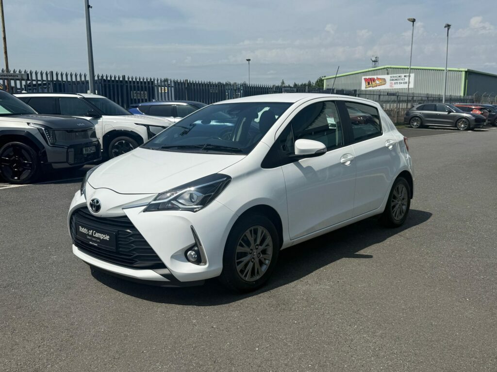 Toyota Yaris 1.5 Vvt-i Icon Hatchback Euro 6 HG17MXL White #3