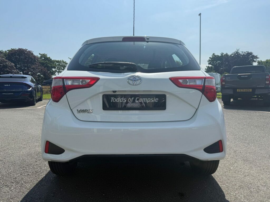 Toyota Yaris 1.5 Vvt-i Icon Hatchback Euro 6 HG17MXL White #6