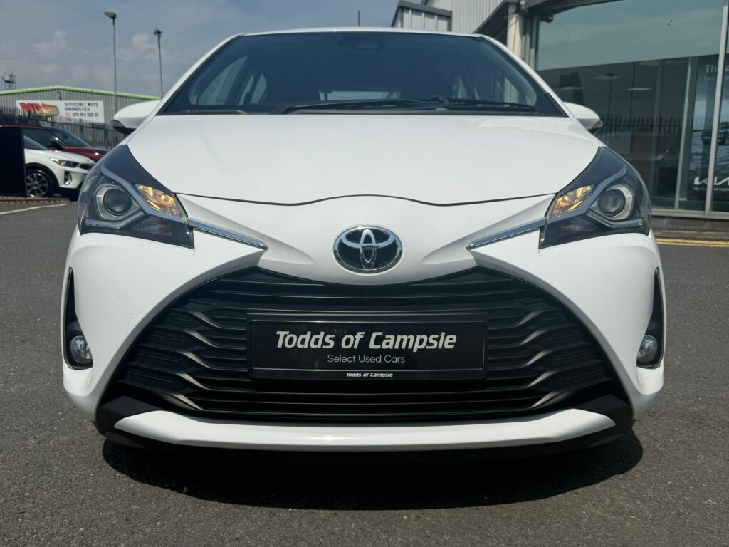 Toyota Yaris 1.5 Vvt-i Icon Hatchback Euro 6 HG17MXL White #2