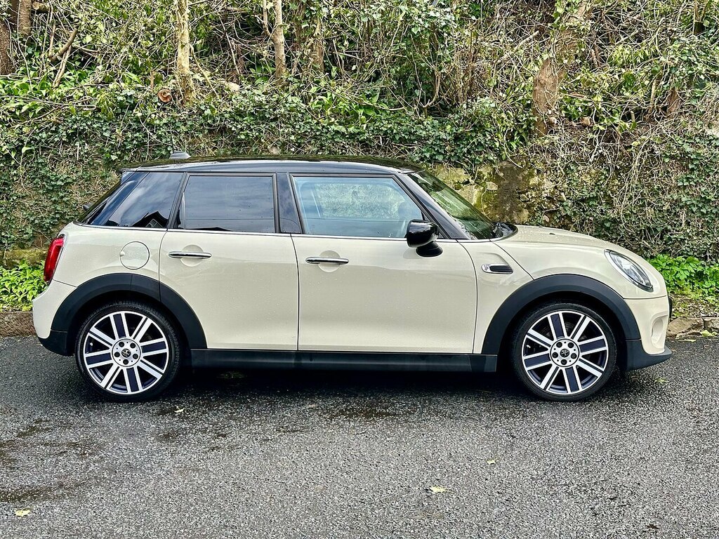 Mini Hatch Cooper Exclusive SB70VDT Brown #2