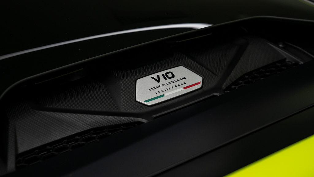 Lamborghini Huracan Sto  #22