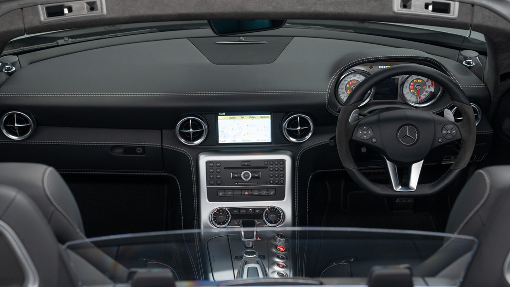 Mercedes-Benz SLS Amg Coupe Black #26