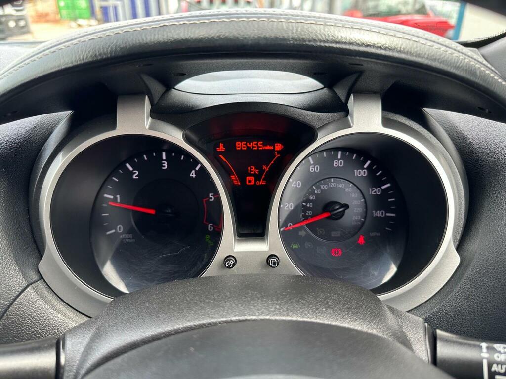 Nissan Juke Hatchback White #28