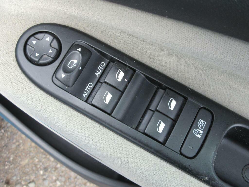 Citroen C3 Picasso  White #43