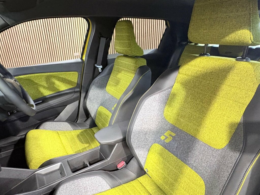 Renault 5 E-Tech 5 110Kw Techno Comfort Range 52Kwh Hatc White #54
