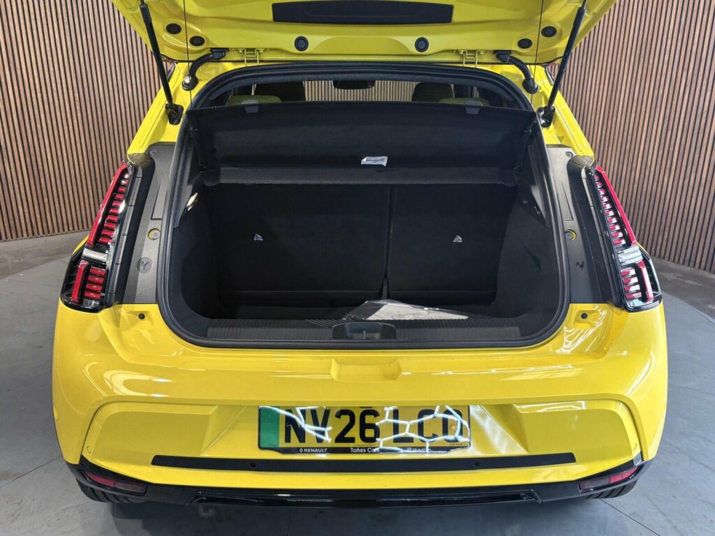 Renault 5 E-Tech 5 110Kw Techno Comfort Range 52Kwh Hatc White #51
