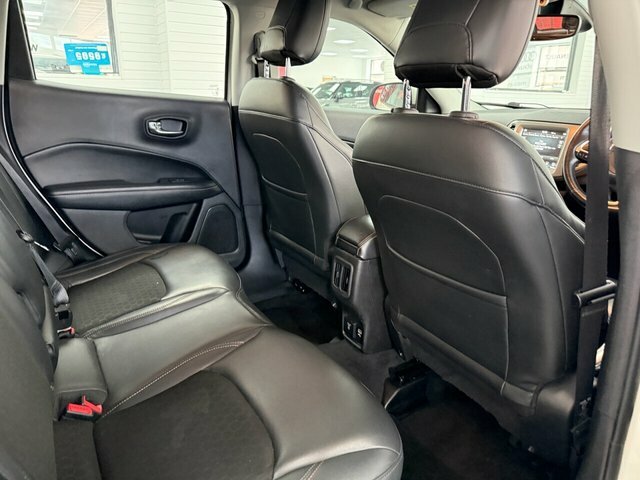 Jeep Compass Suv White #3