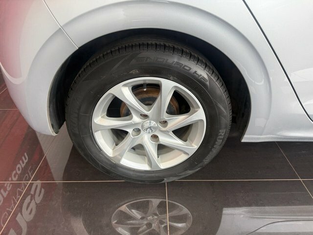 Peugeot 208 Hatchback KY18NYP Silver #3