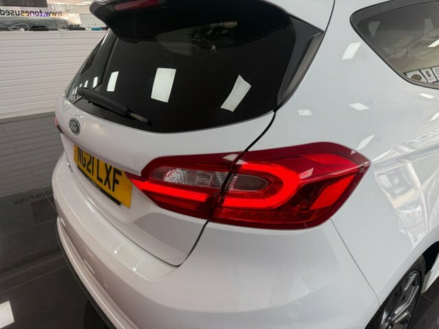 Ford Fiesta Hatchback NG21LXF White #5