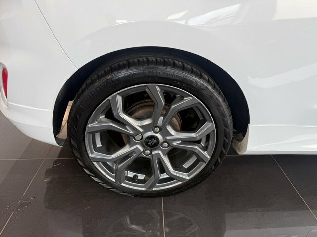 Ford Fiesta Hatchback NG21LXF White #3