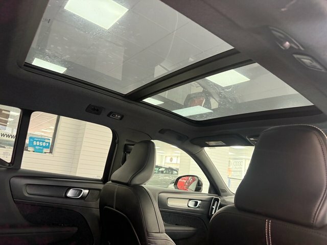 Volvo XC40 Suv D12CHY Red #6