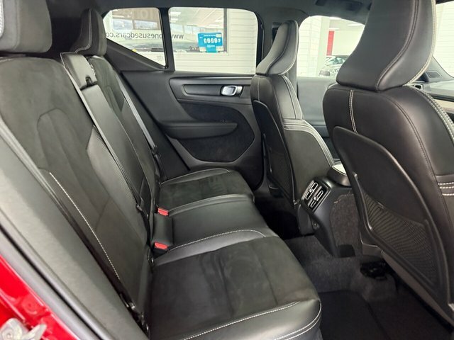 Volvo XC40 Suv D12CHY Red #5
