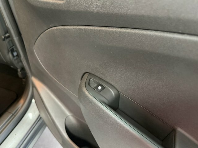 Vauxhall Crossland Suv ND72USB Grey #6