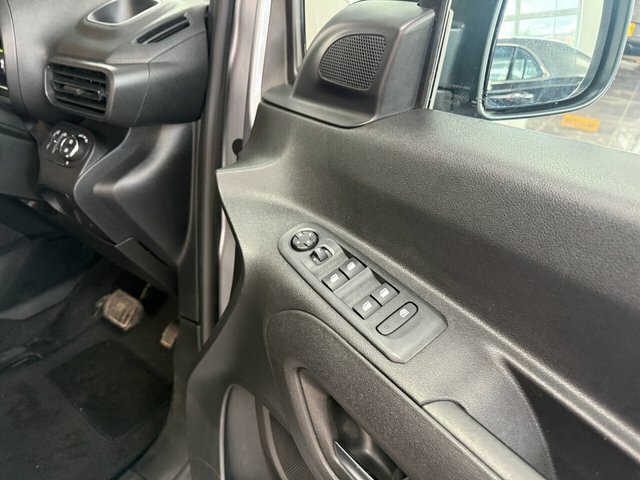 Vauxhall Combo Life 1.5 Turbo D 100 Se Blue #21