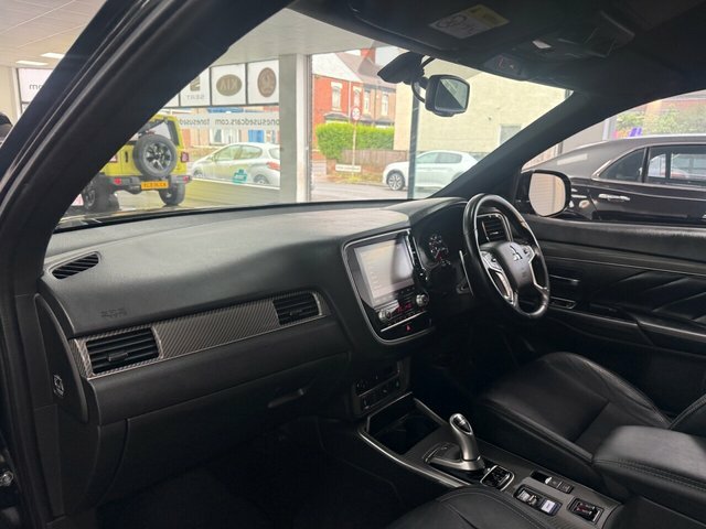 Mitsubishi Outlander Exceed Black #14