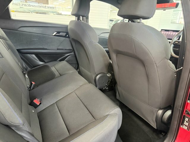 MG MG4 Hatchback Red #4