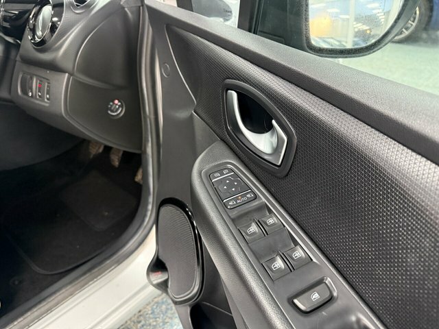 Renault Clio 1.2 16V Dynamique Nav Black #24