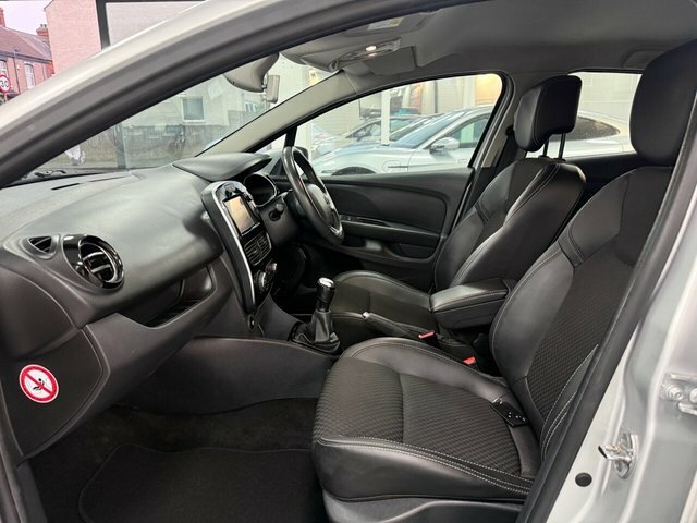 Renault Clio 1.2 16V Dynamique Nav Black #13