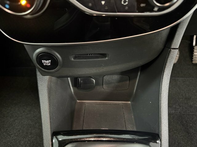 Renault Clio 1.2 16V Dynamique Nav Black #37