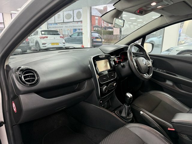 Renault Clio 1.2 16V Dynamique Nav Black #12