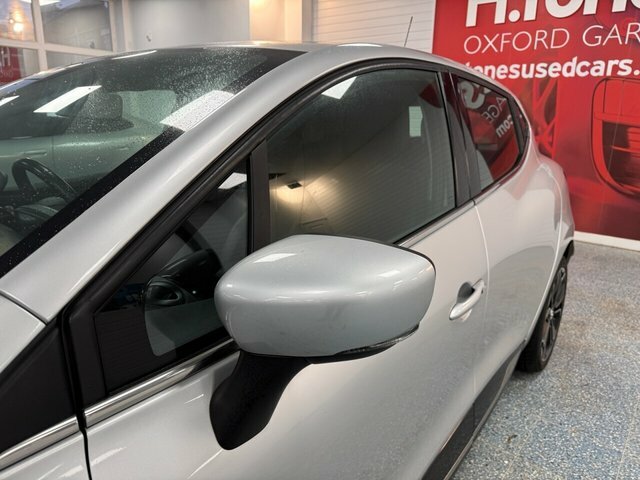Renault Clio 1.2 16V Dynamique Nav Black #16