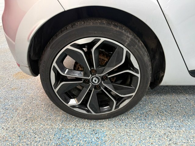 Renault Clio Hatchback Silver #2
