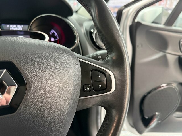 Renault Clio 1.2 16V Dynamique Nav Black #28