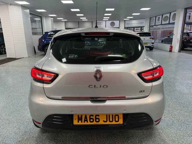 Renault Clio 1.2 16V Dynamique Nav Black #9