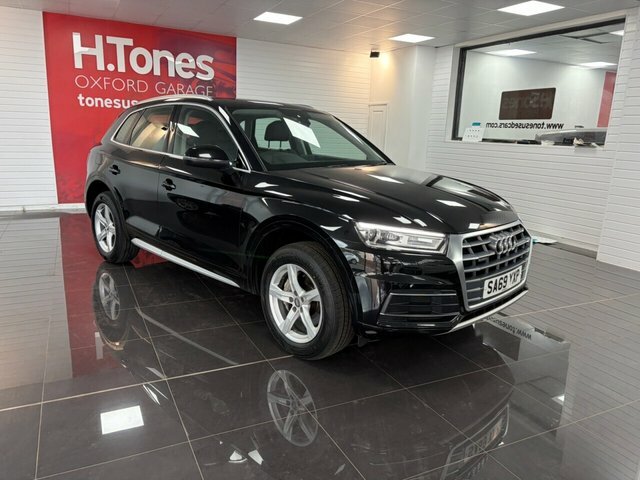 Audi Q5 Suv SA69YXP Black #4