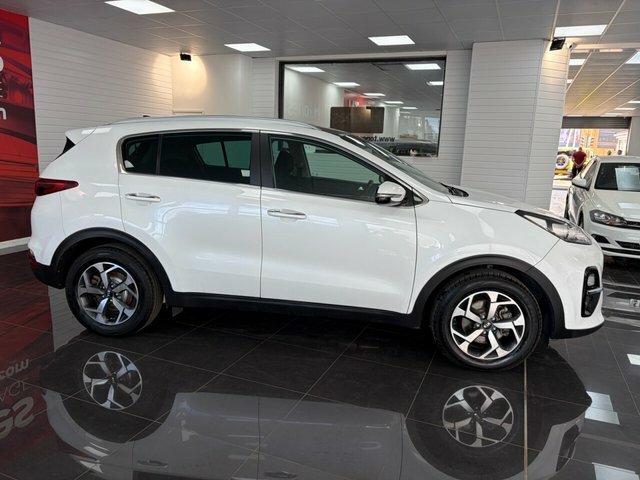 Kia Sportage Suv RV70MYK White #3