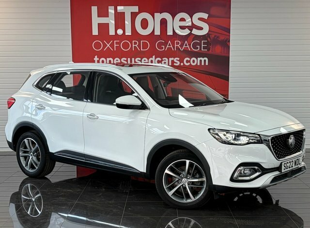 MG HS Suv SG22WDL White