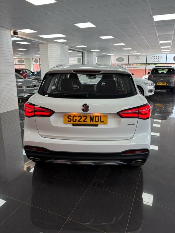 MG HS Suv SG22WDL White #5