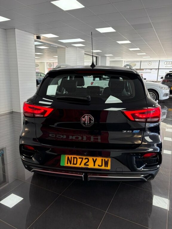 MG ZS Suv Black #5