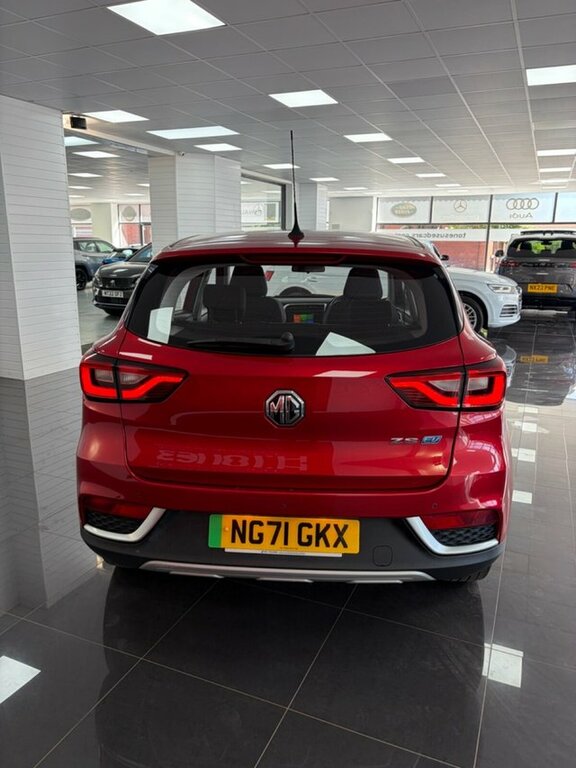 MG ZS Suv Red #5