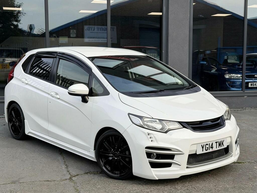 Honda Fit Hatchback 1.3 201464 White #2