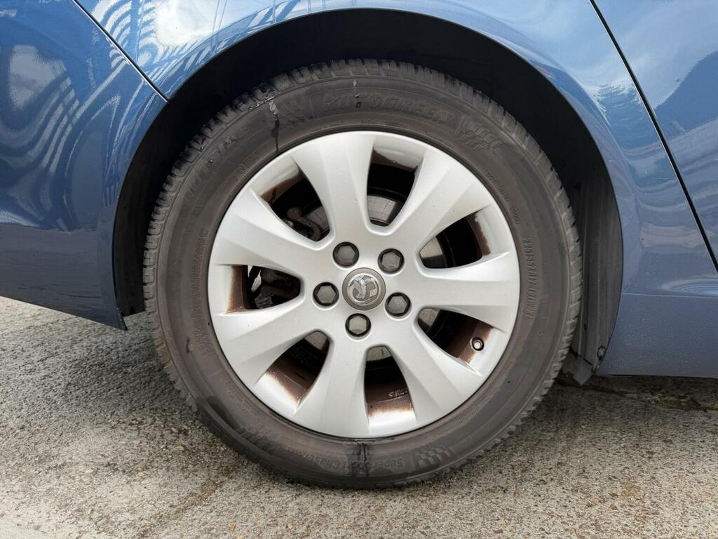 Vauxhall Insignia  White #32