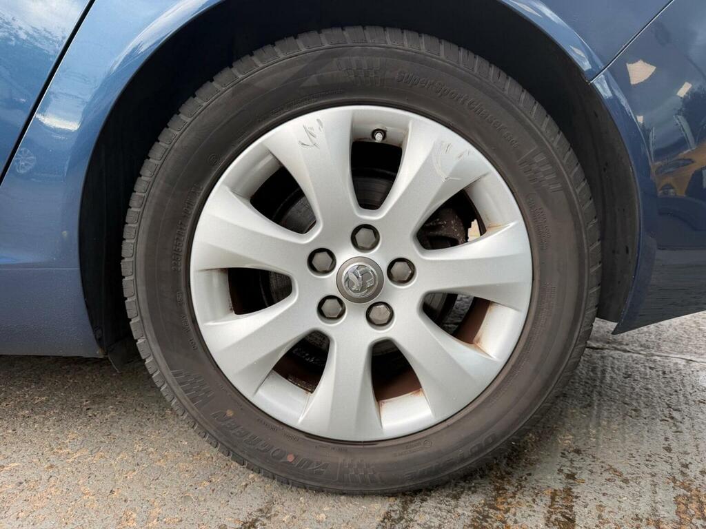 Vauxhall Insignia  White #33