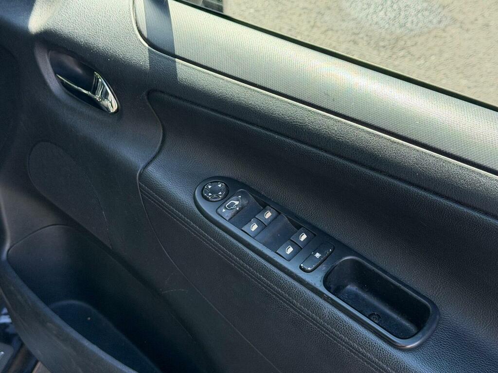Peugeot 207 Active Black #8
