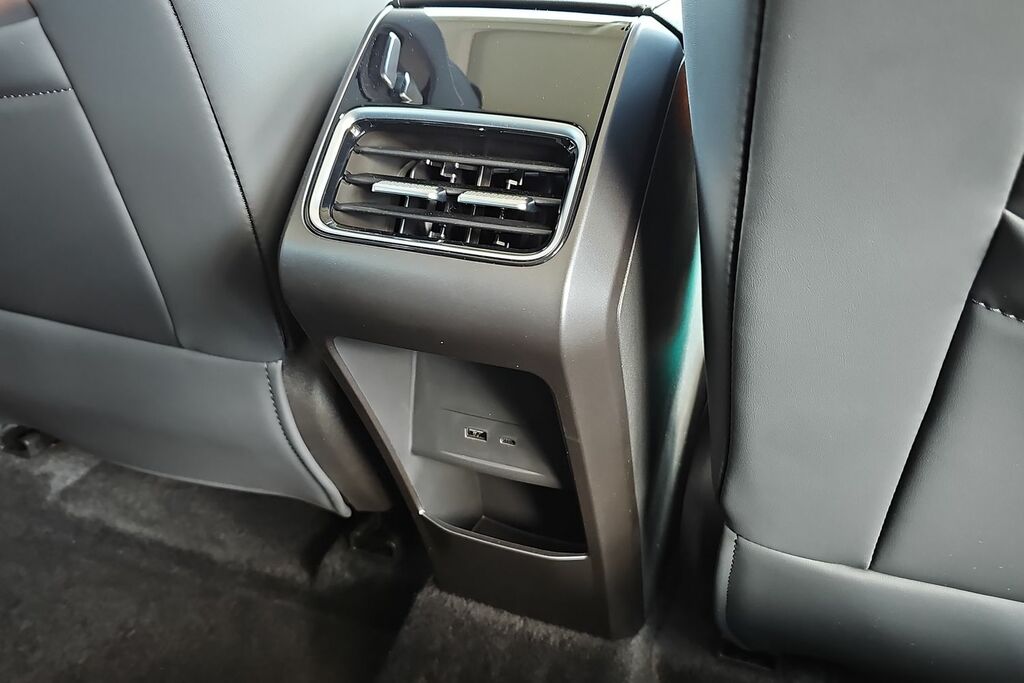 JAECOO 7 1.5T Shs 18.3Kwh Luxury Suv Plug In Hyb Silver #26