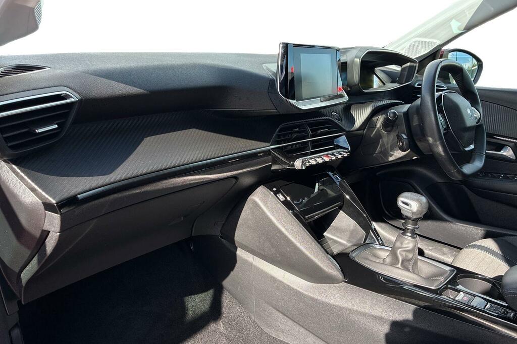 Peugeot 208 1.2 Puretech Allure Premium Hatchback M Red #2