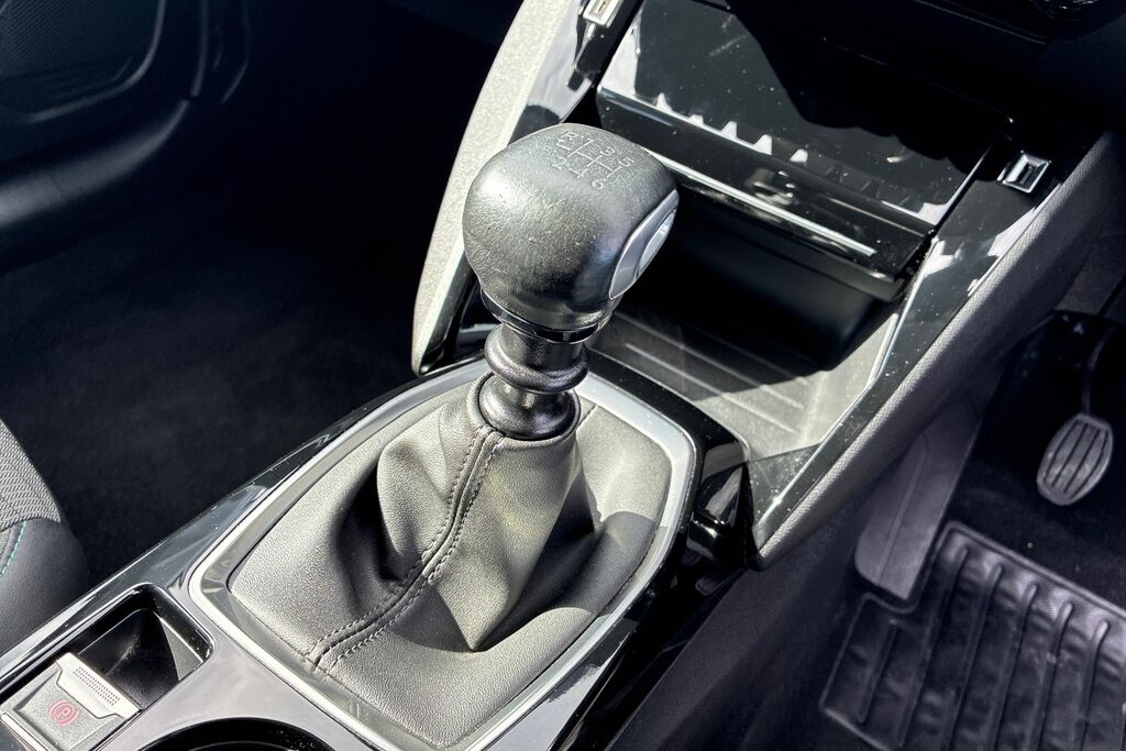Peugeot 208 Allure White #19