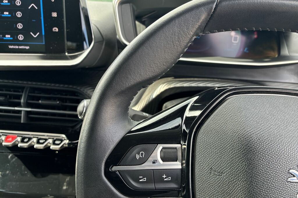 Peugeot 208 Allure White #20
