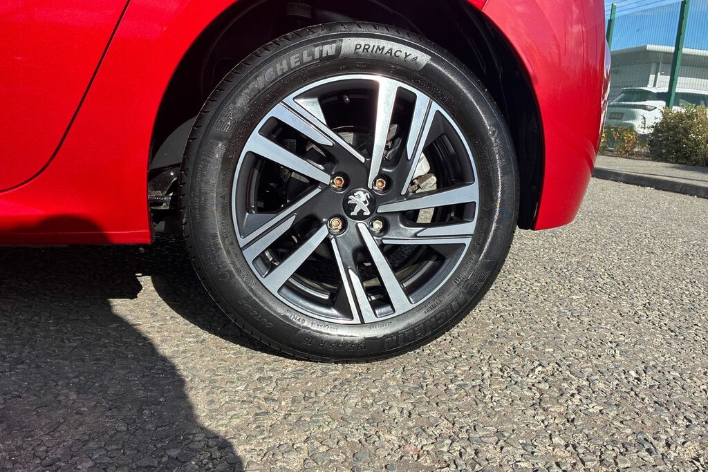 Peugeot 208 1.2 Puretech Allure Premium Hatchback M Red #5