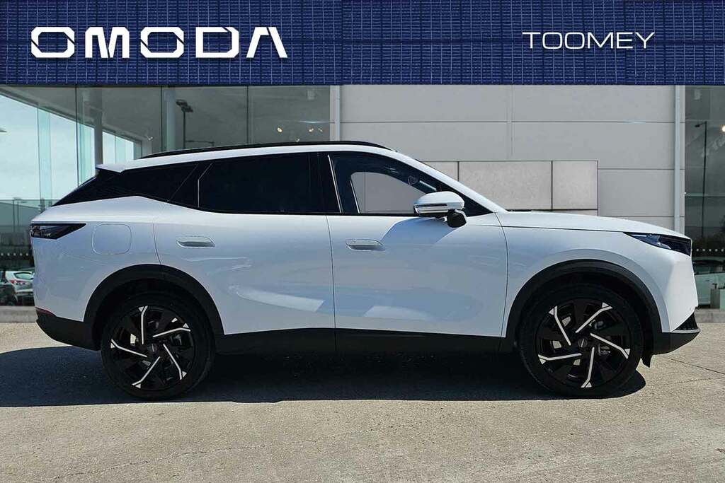 Omoda 7 Noble White #4