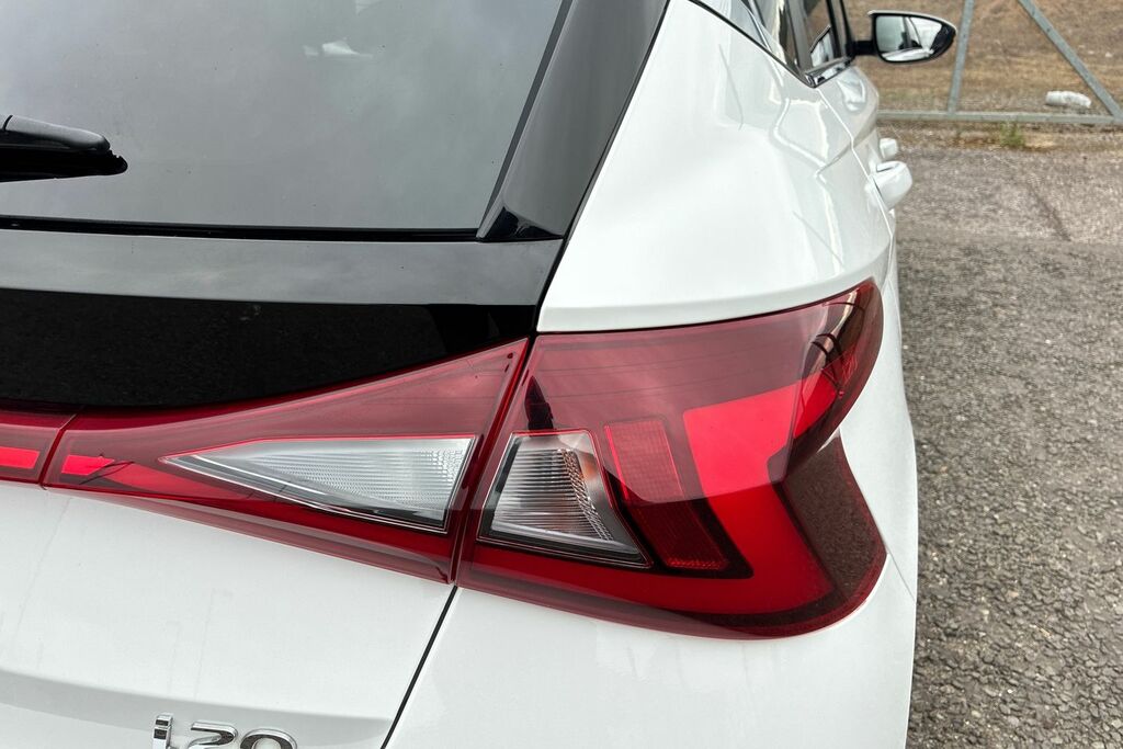 Hyundai I20 Hatchback White #12